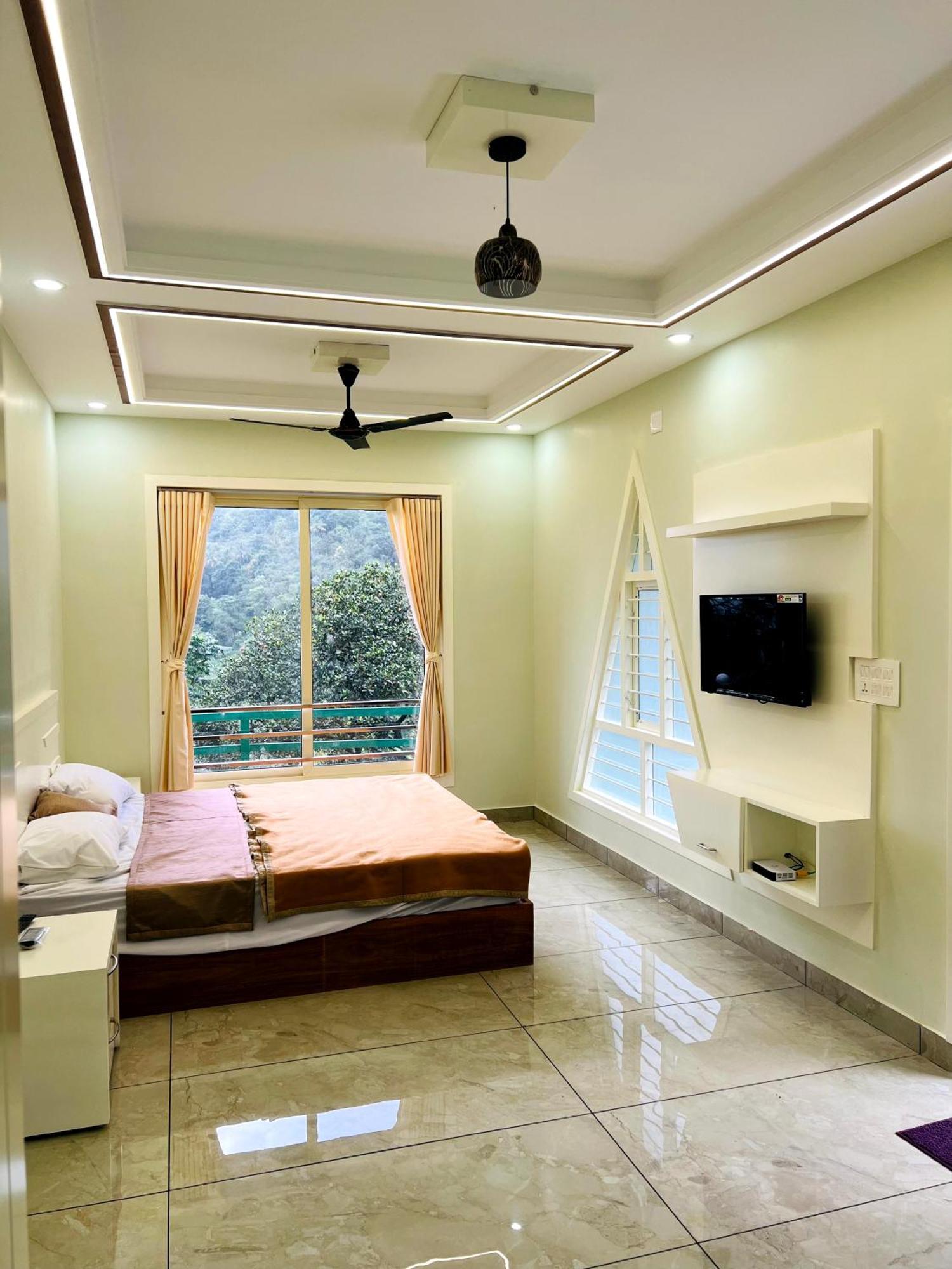 Royal Mount Inn Resorts Paithalmala Zimmer foto